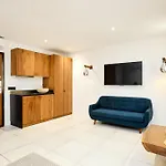 Alma Apartman *
