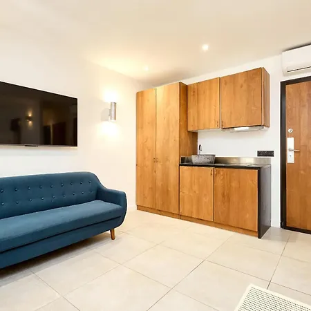 Alma Apartment *