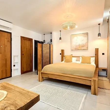 Alma Apartment