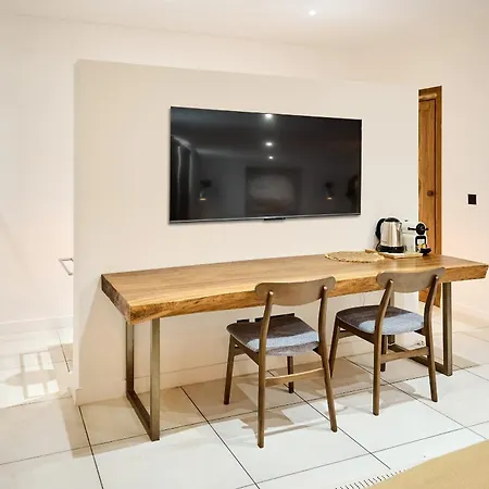 Alma Apartment *